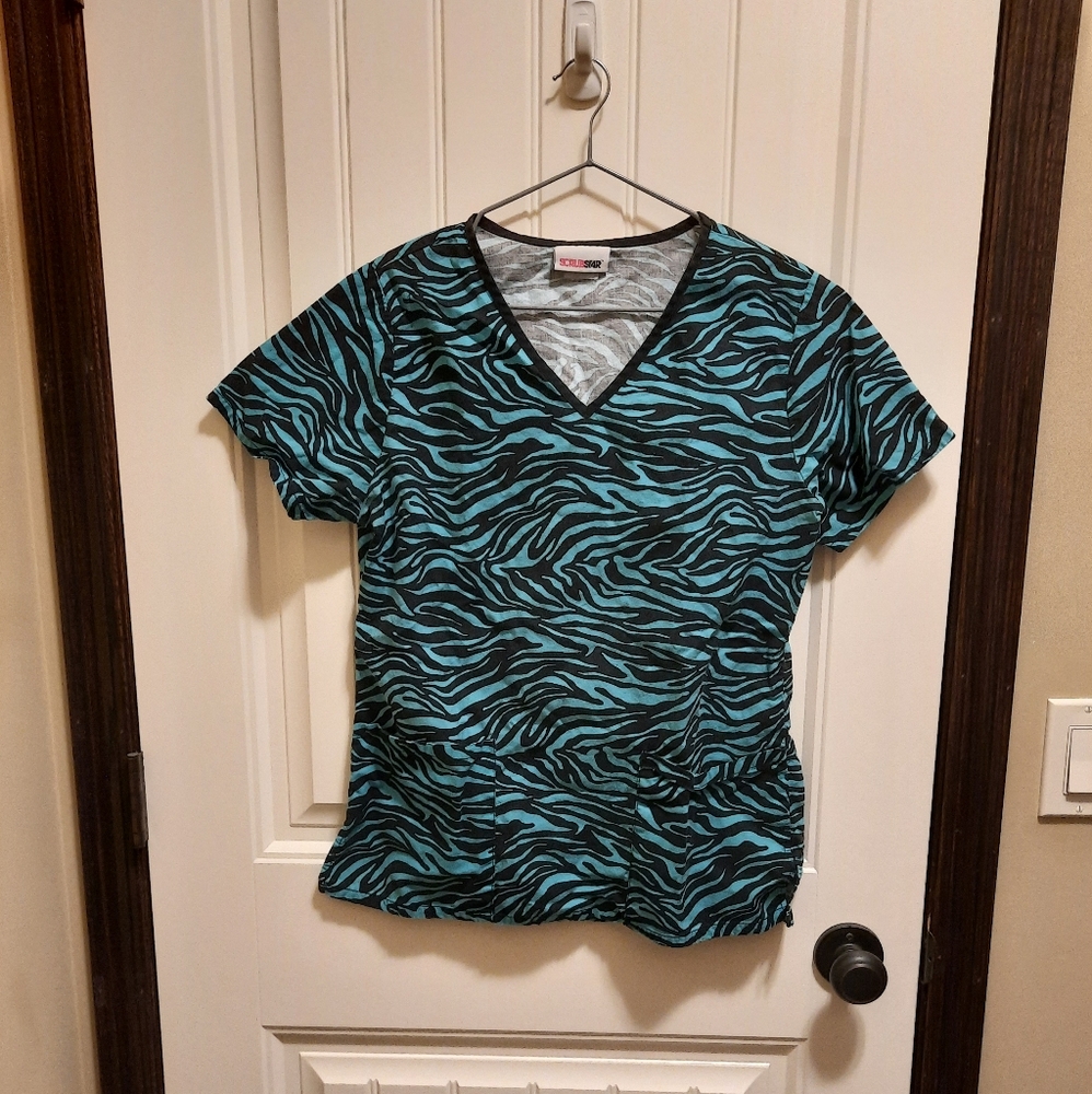 Women’s Zebra Scrub Top Small